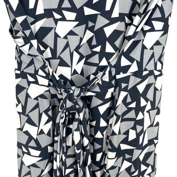 PattyBoutik Geometric Black and Gray Print Faux Wrap Dress in Medium - Picture 8 of 9